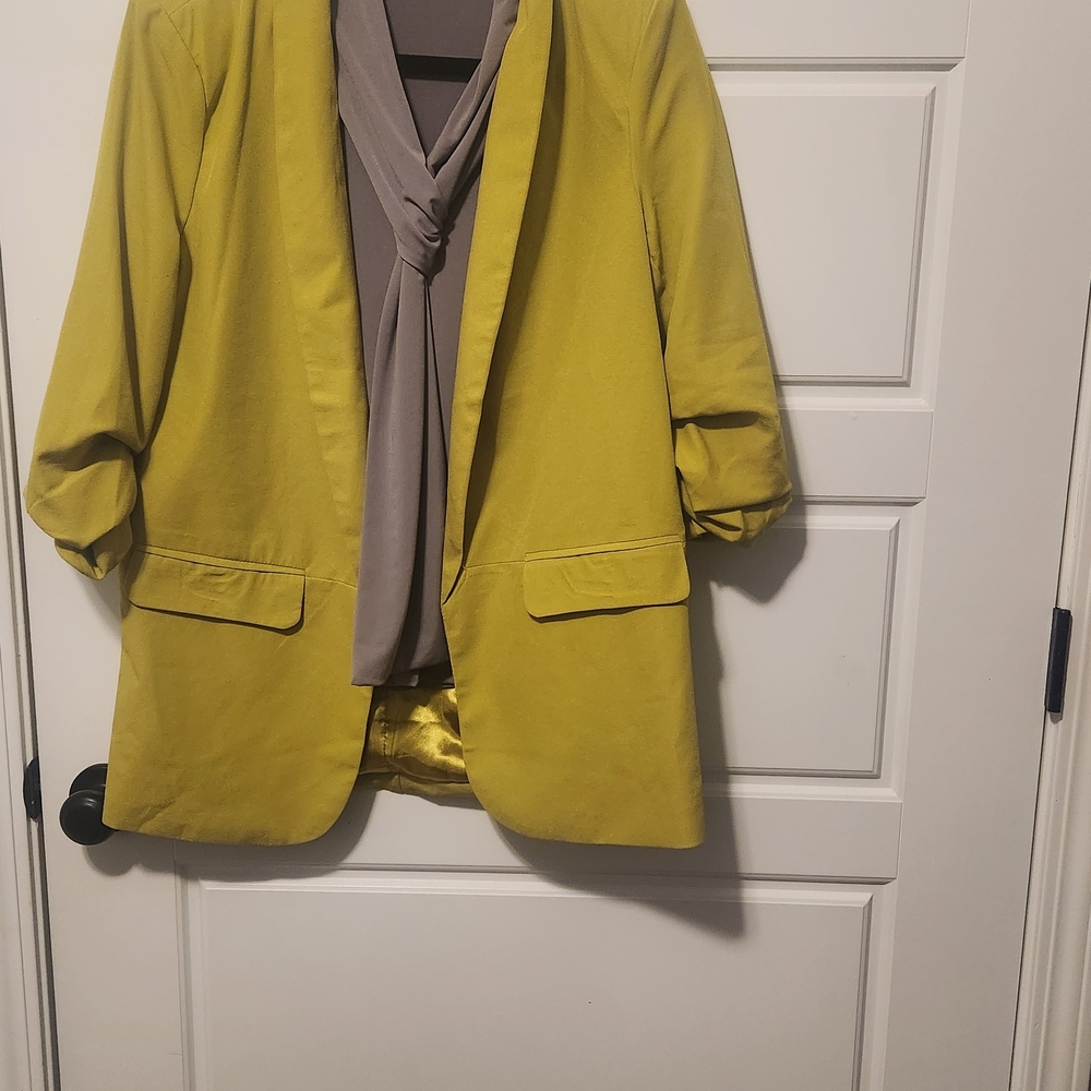 Stylish Yellow Women's Blazer